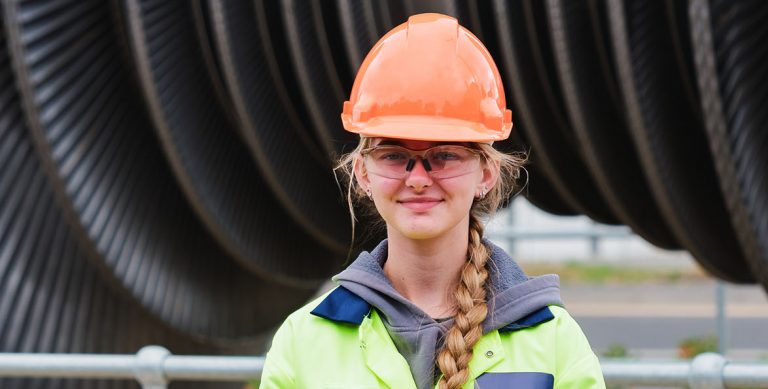 Drax welcomes new apprentice engineers